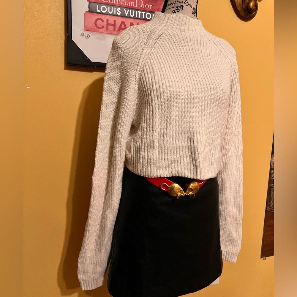 Hollister White Cropped Chunky Cable Knit Neck Sweater size M - Picture 3 of 8